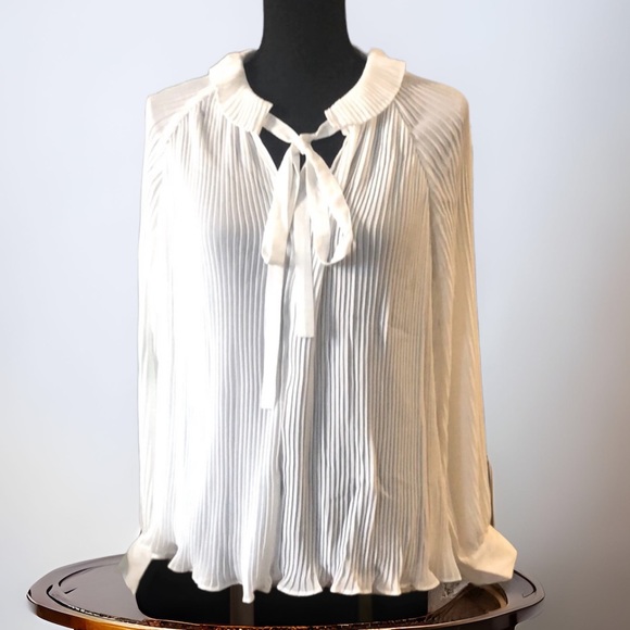ENDLESS ROSE PEASANT TOP WITH TIE FRONT BOW WHITE SIZE XS NEW WITH TAGS - Picture 1 of 11